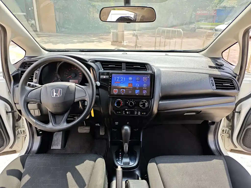 Honda Fit — миниатюра 9