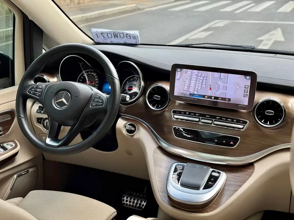 MERCEDES-BENZ V CLASS