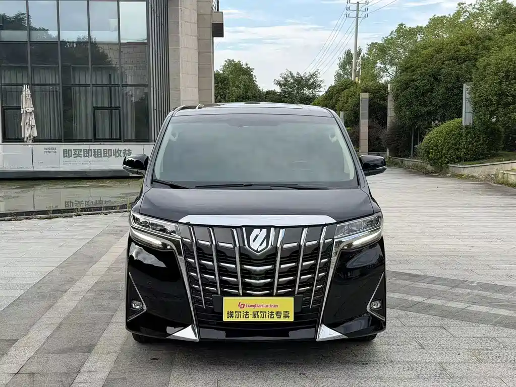 Toyota Alphard — миниатюра 2