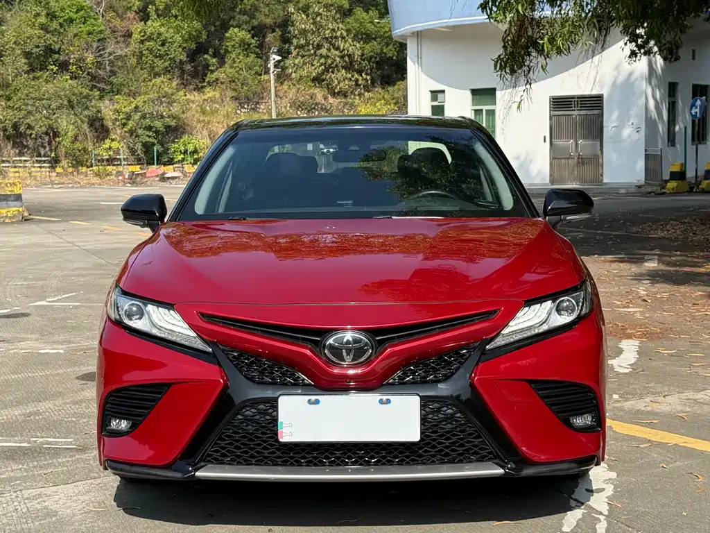 TOYOTA CAMRY