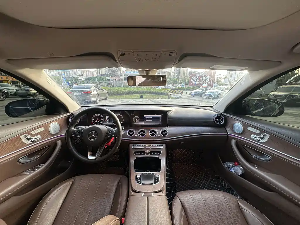 Mercedes-Benz E-Class — миниатюра 5