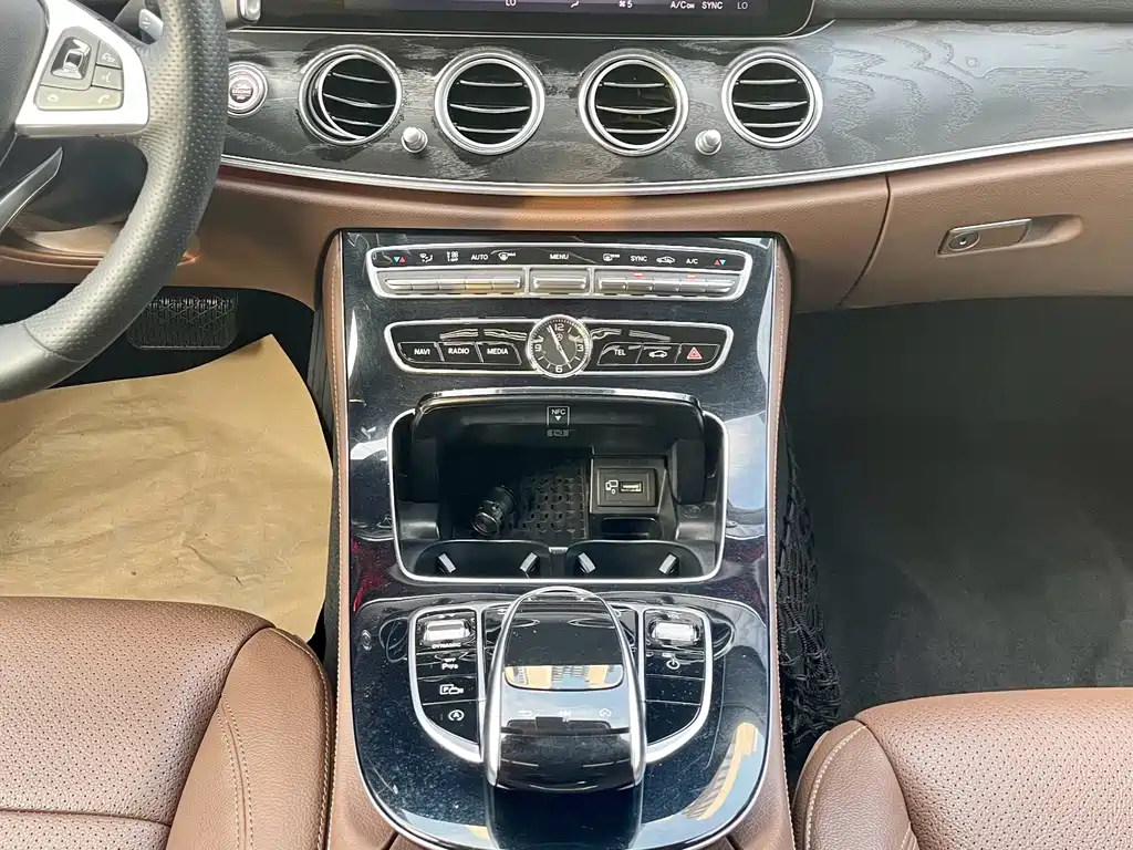 Mercedes-Benz E-Class — миниатюра 19