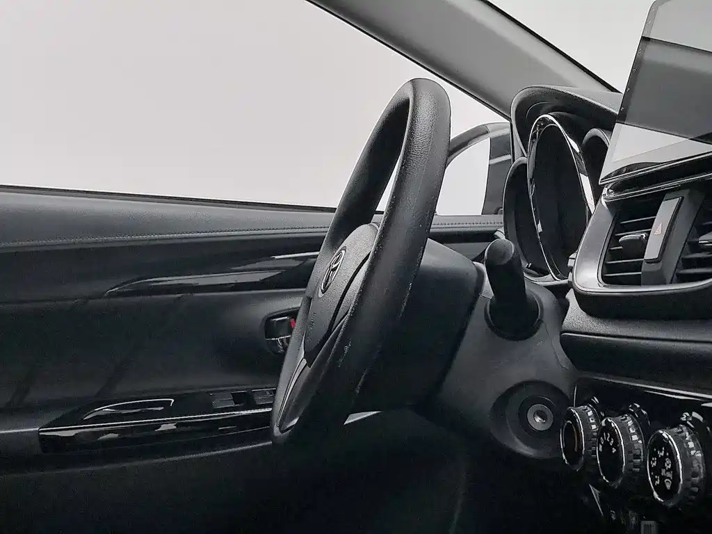 Toyota Yaris L — миниатюра 22