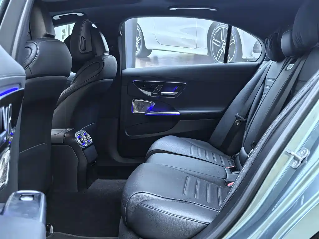 Mercedes-Benz C-Class — миниатюра 18