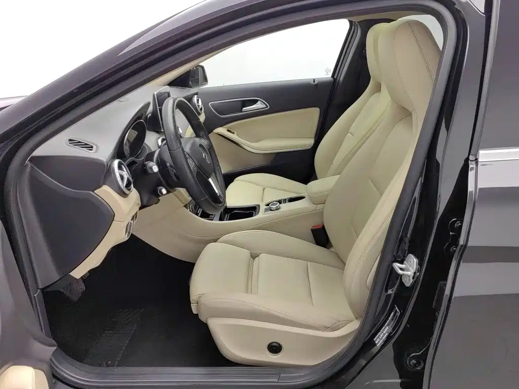 Mercedes-Benz GLA — миниатюра 10
