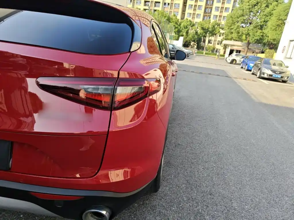 Alfa Romeo Stelvio — миниатюра 8