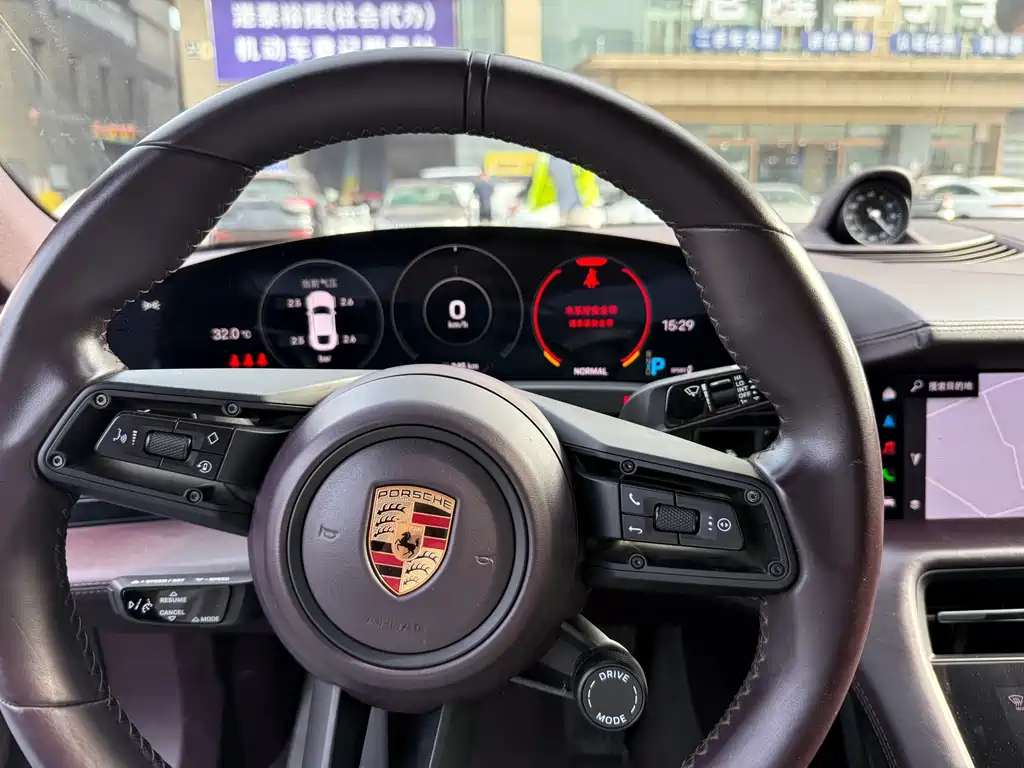 Porsche Taycan — миниатюра 8