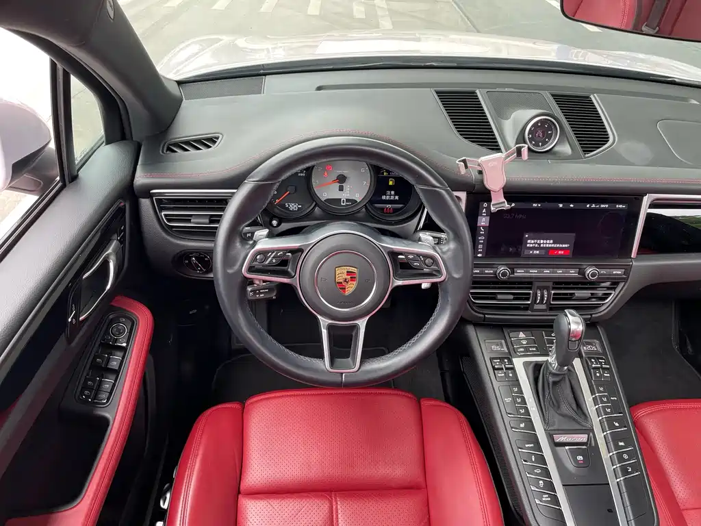 Porsche Macan — миниатюра 23