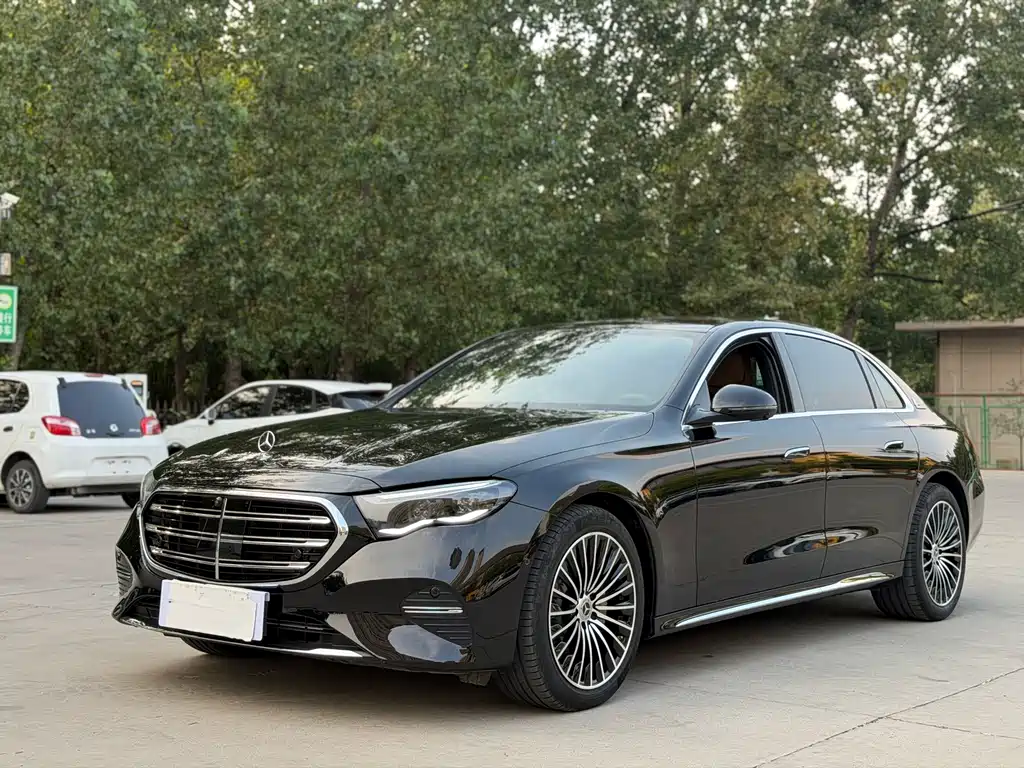 Mercedes-Benz E-Class — миниатюра 5