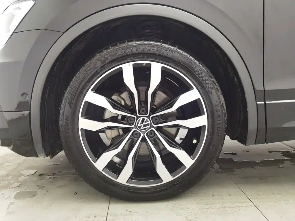Volkswagen Tiguan L — миниатюра 17