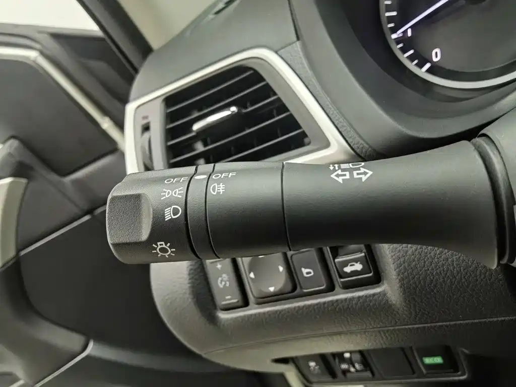Nissan Sylphy — миниатюра 21