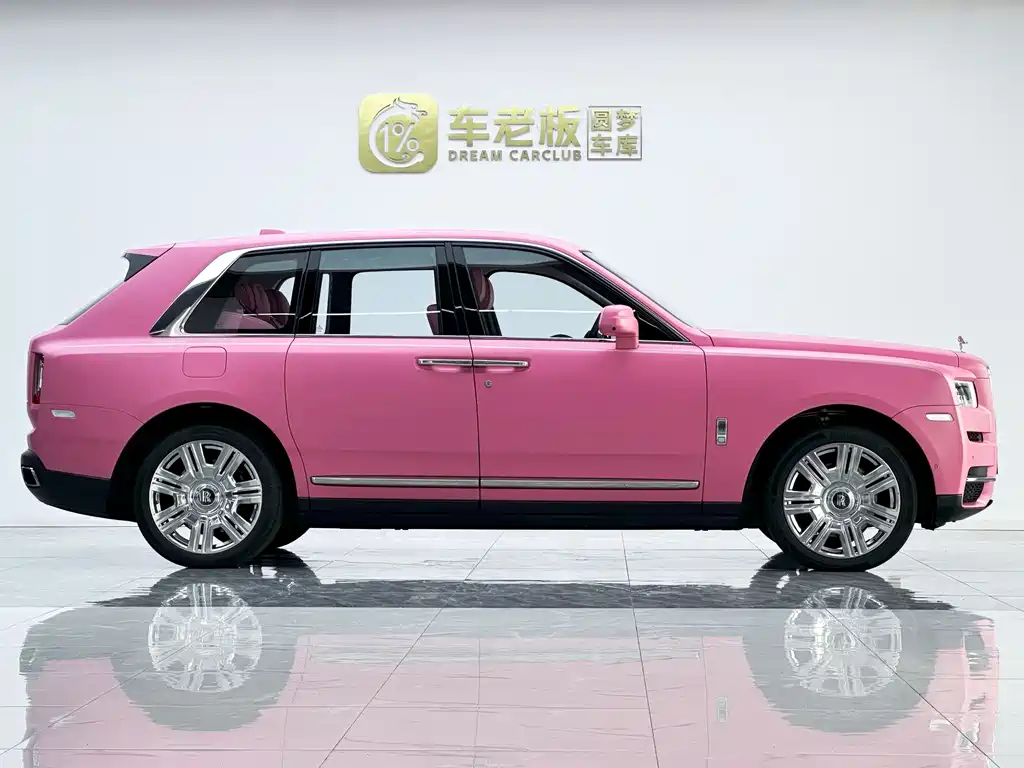 Rolls-Royce Cullinan 2022 6.7T мест