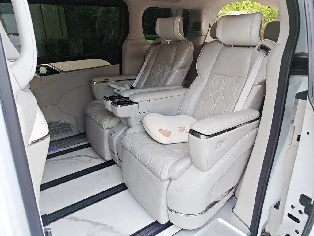 Volvo EM90 — миниатюра 13