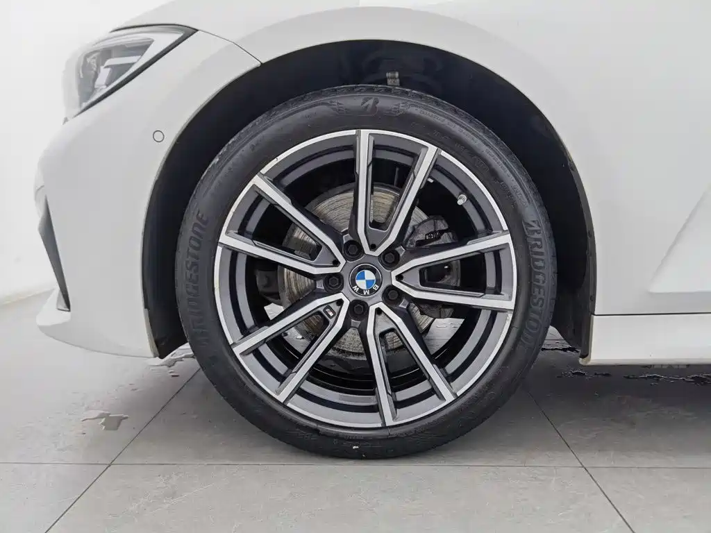 BMW 3 Series — миниатюра 17