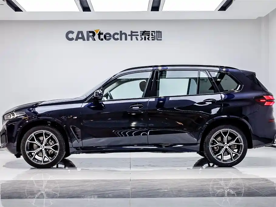 BMW X5 2023 xDrive 30Li Premium M Sport