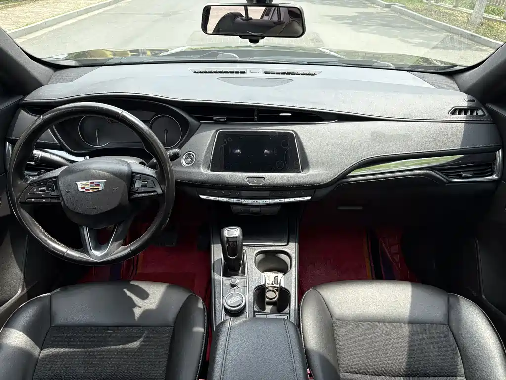 Cadillac XT4 2018 28T