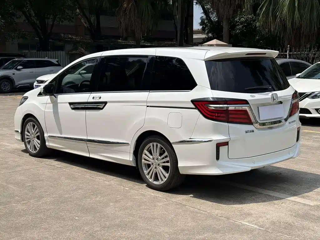 Honda Elysion — миниатюра 9