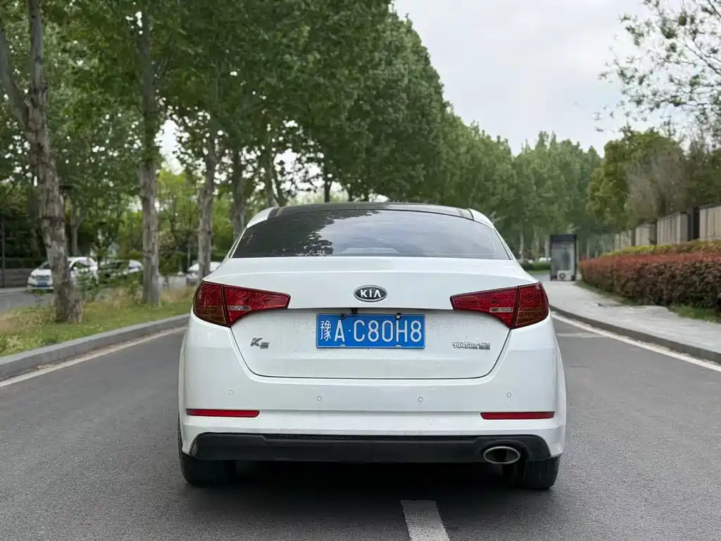 Kia K5 2011 2.0L AT GL