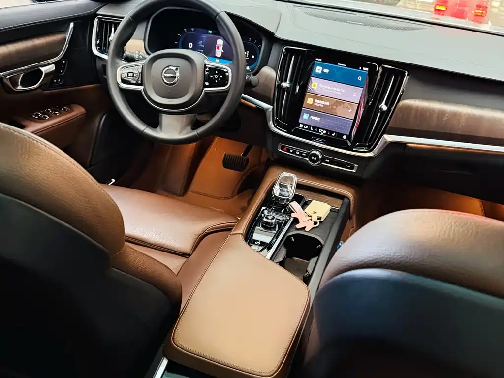 Volvo S90 — миниатюра 11