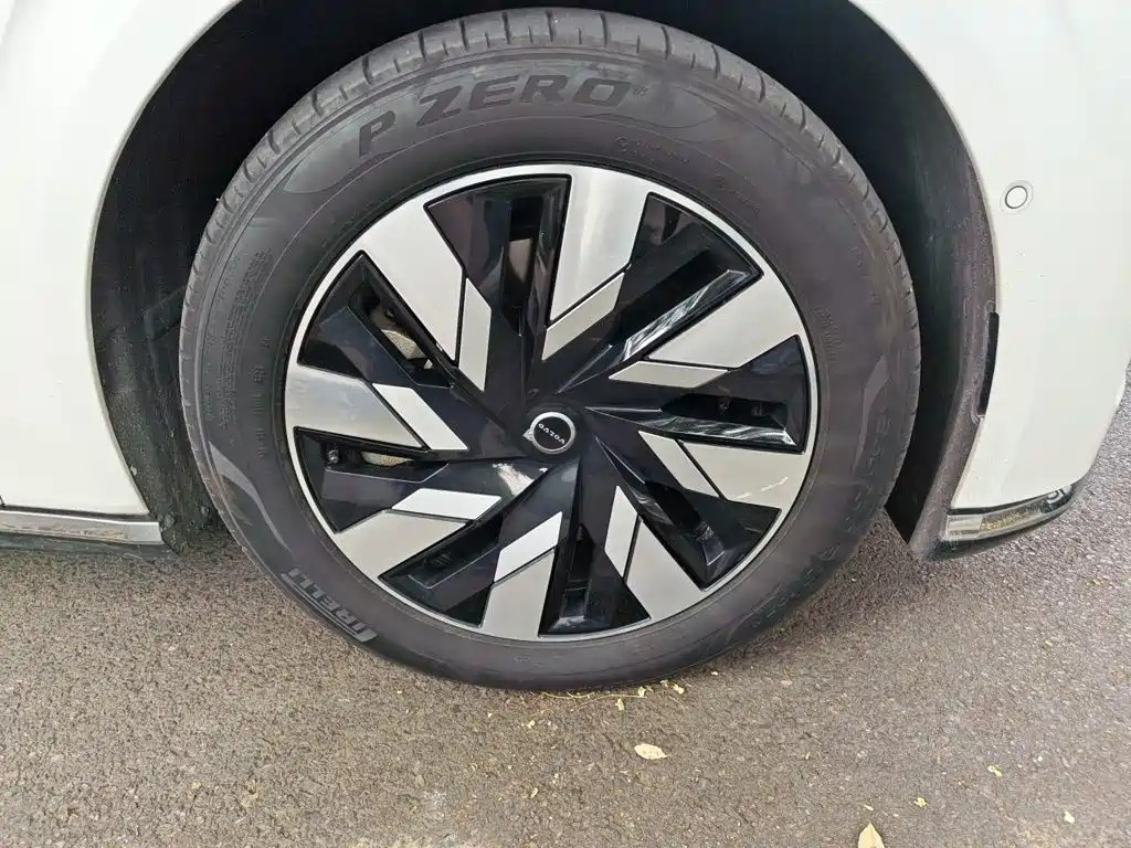 Volvo EM90 — миниатюра 25
