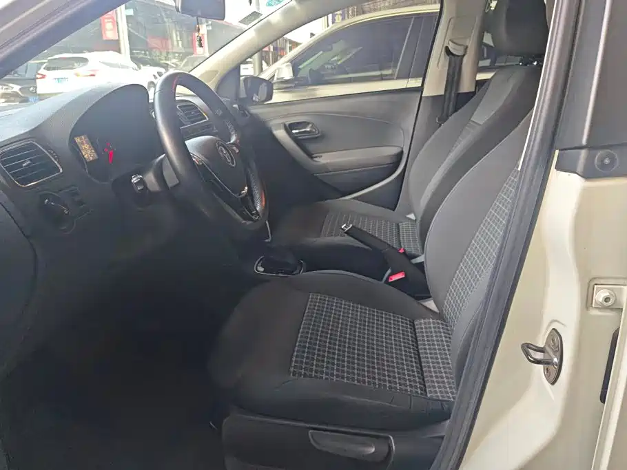 Volkswagen Polo — миниатюра 9