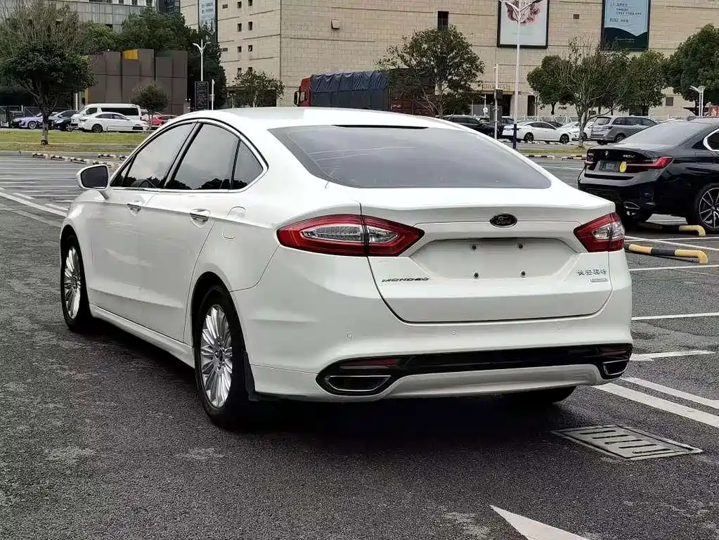 Ford Mondeo — миниатюра 5