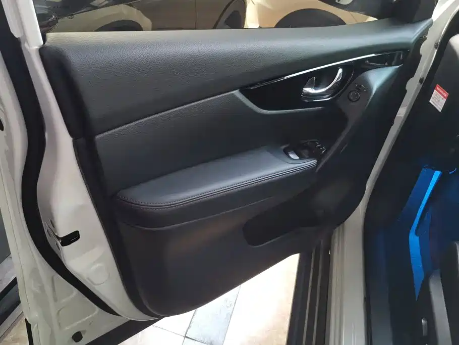 Nissan Qashqai — миниатюра 7