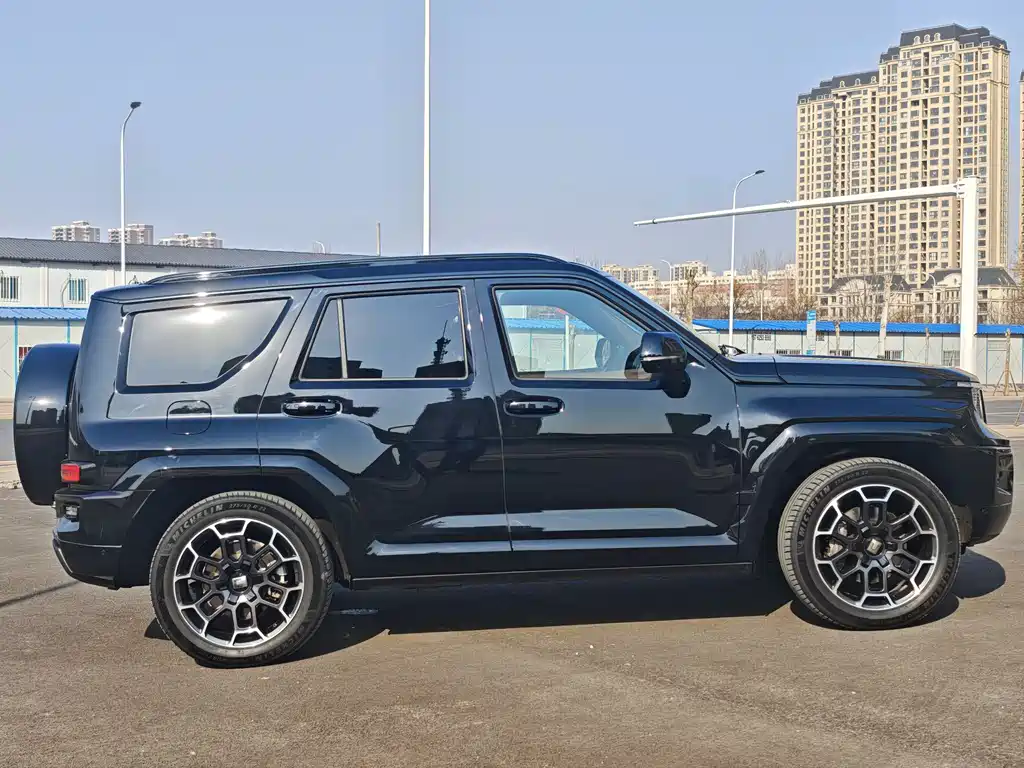 TANK TANK 700 NEW ENERGY