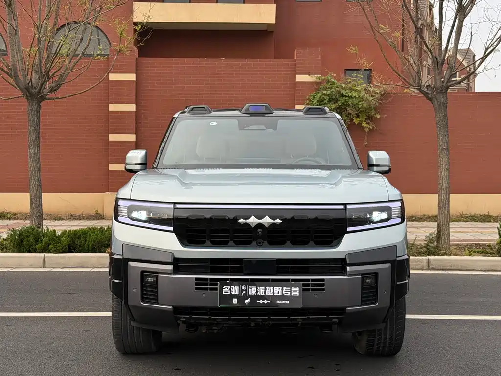 Fangchengbao Leopard 8 8 2025 Flagship 7 мест