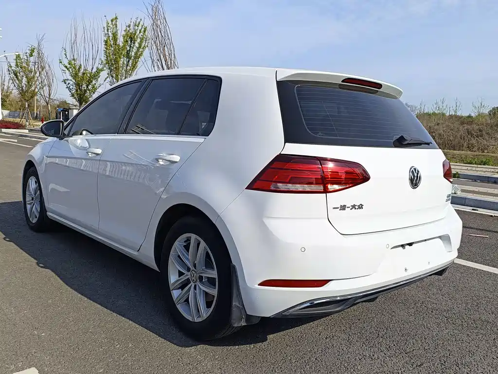 Volkswagen Golf 2018 230TSI AT Comfort
