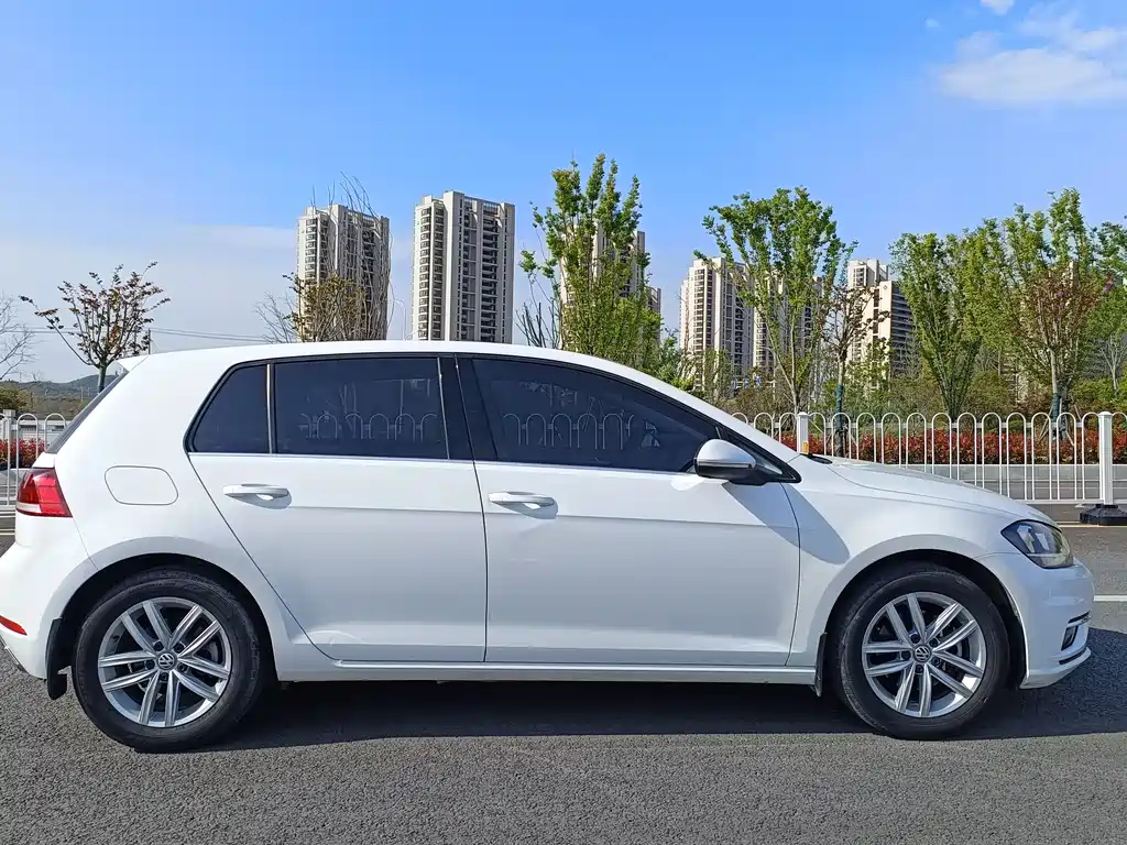 Volkswagen Golf 2018 230TSI AT Comfort