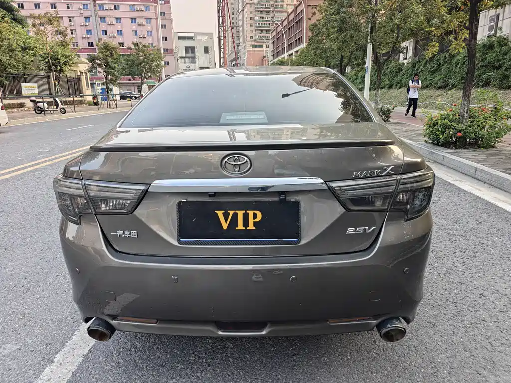 Toyota Reiz — миниатюра 5
