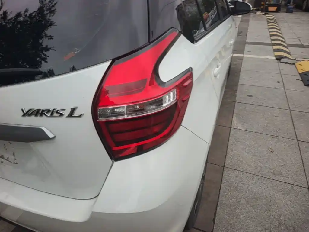 Toyota Yaris L — миниатюра 8