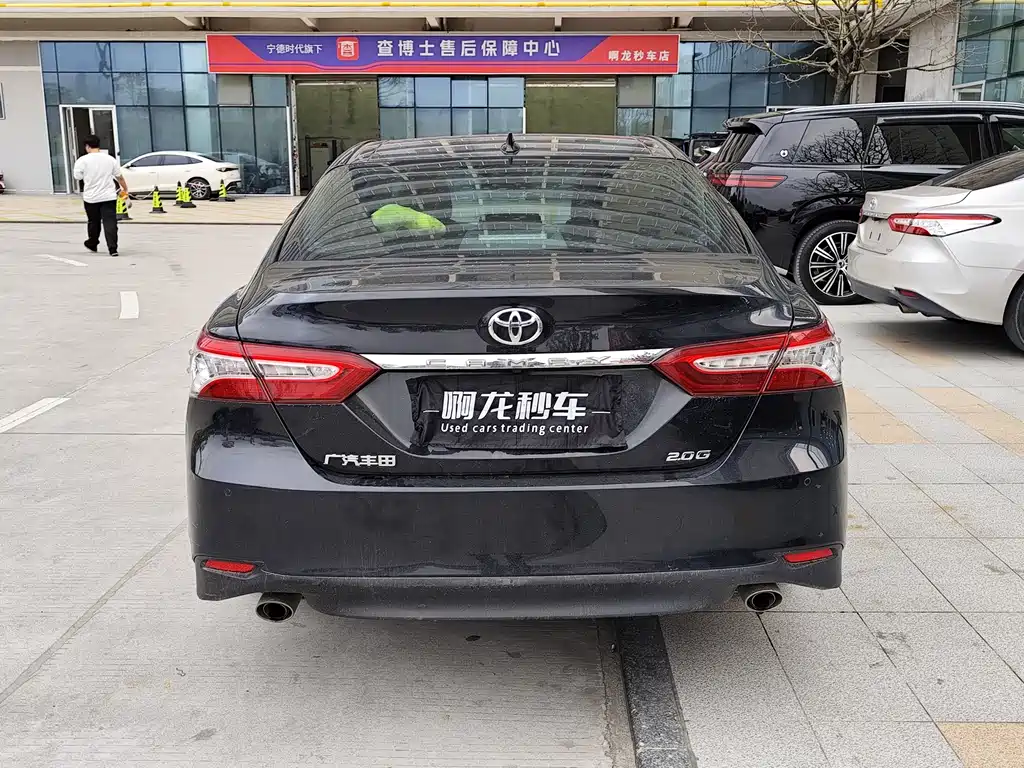 TOYOTA CAMRY