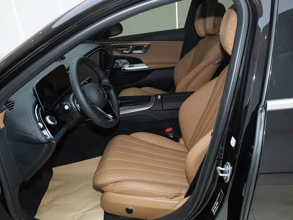 Mercedes-Benz E-Class — миниатюра 9