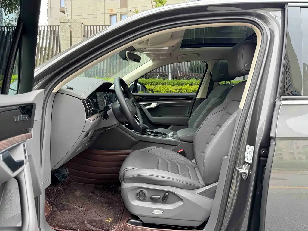 Volkswagen Touareg 2023 3.0TSI Sport