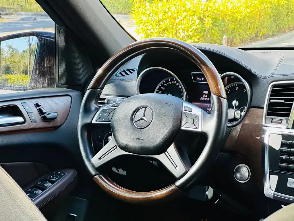 Mercedes-Benz GL-Class — миниатюра 10
