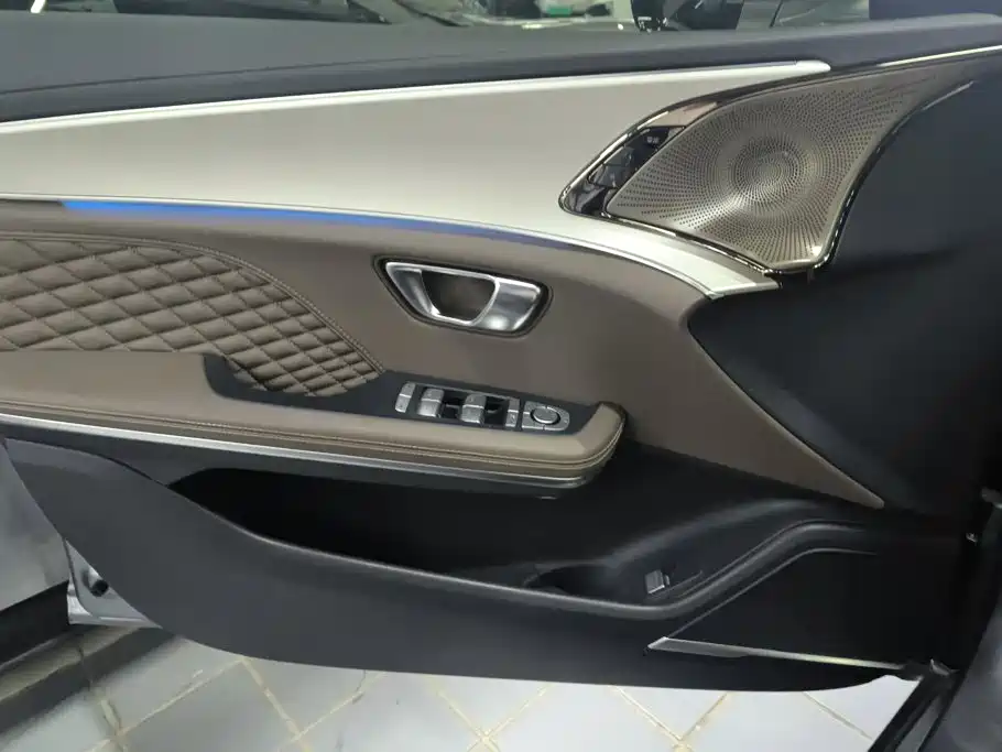 BYD Han — миниатюра 7
