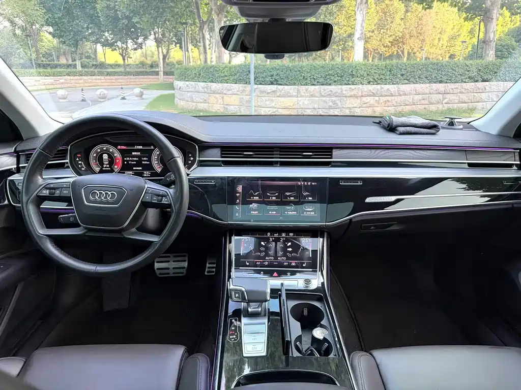 Audi A8 — миниатюра 5