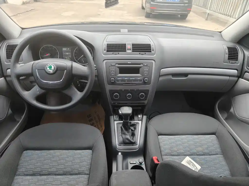 Skoda Octavia 2012 1.6L AT