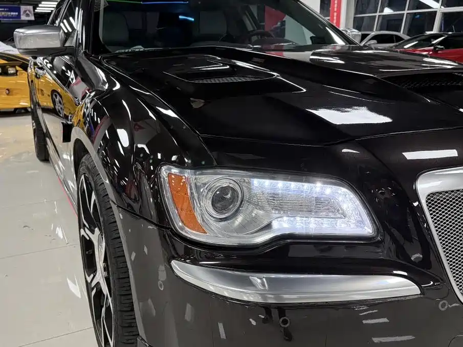 Chrysler 300C — миниатюра 13