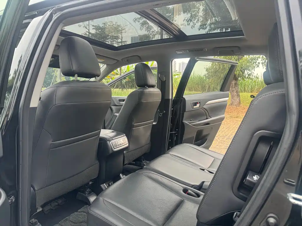 Toyota Highlander — миниатюра 8