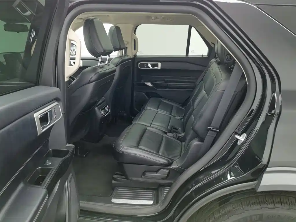 Ford Explorer — миниатюра 15