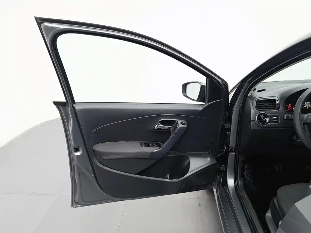 Volkswagen Polo — миниатюра 8