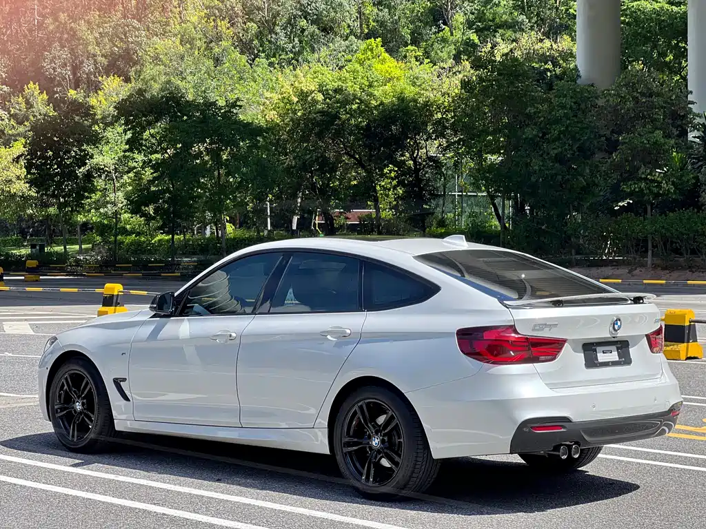 BMW 3 Series GT 3 GT 2020 320i M Sport