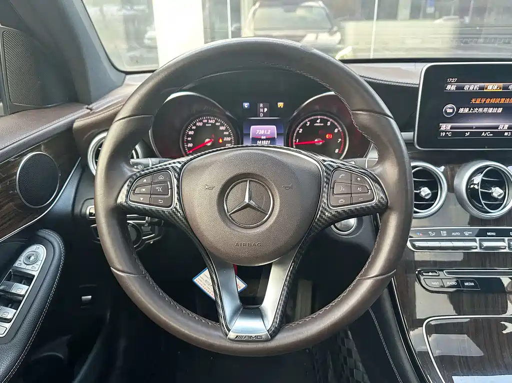 Mercedes-Benz GLC — миниатюра 13