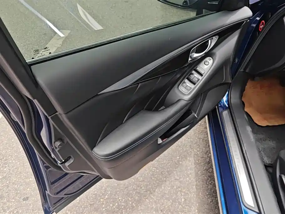 Infiniti Q50L 2018 2.0T Comfort V