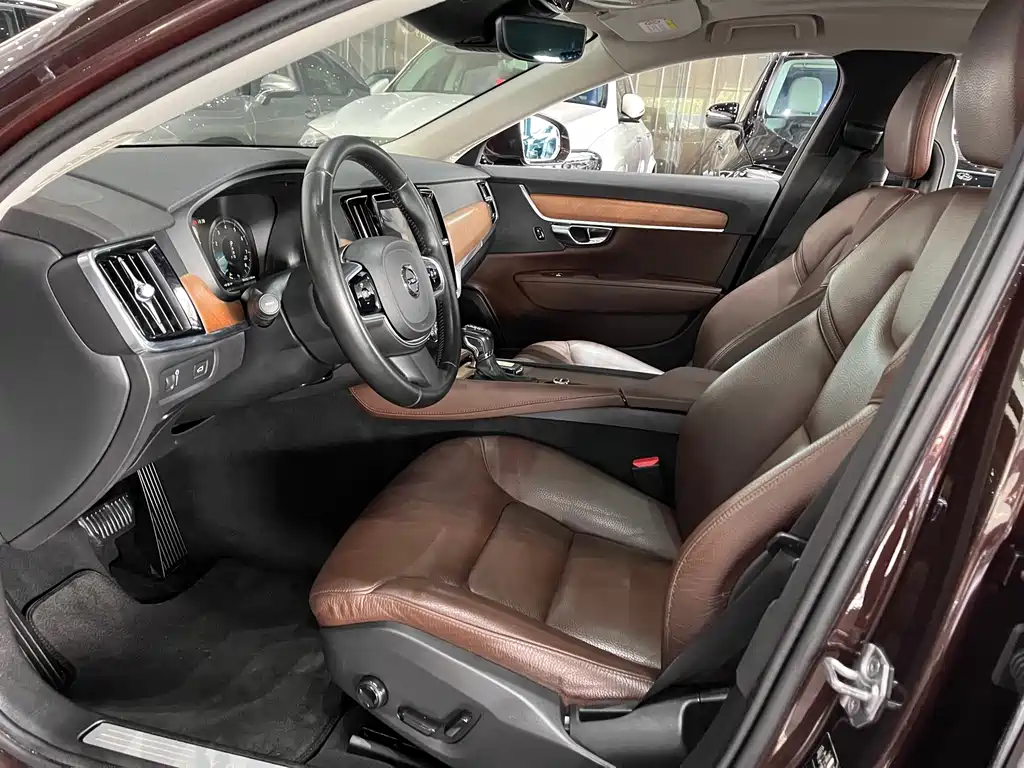 Volvo S90 2017 T5