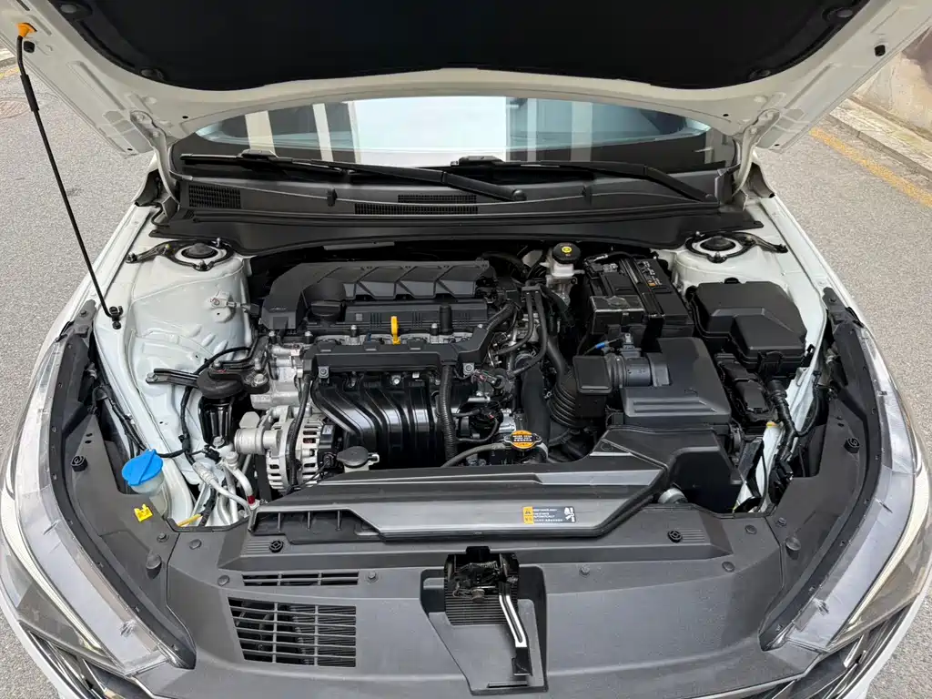 Hyundai Elantra — миниатюра 26