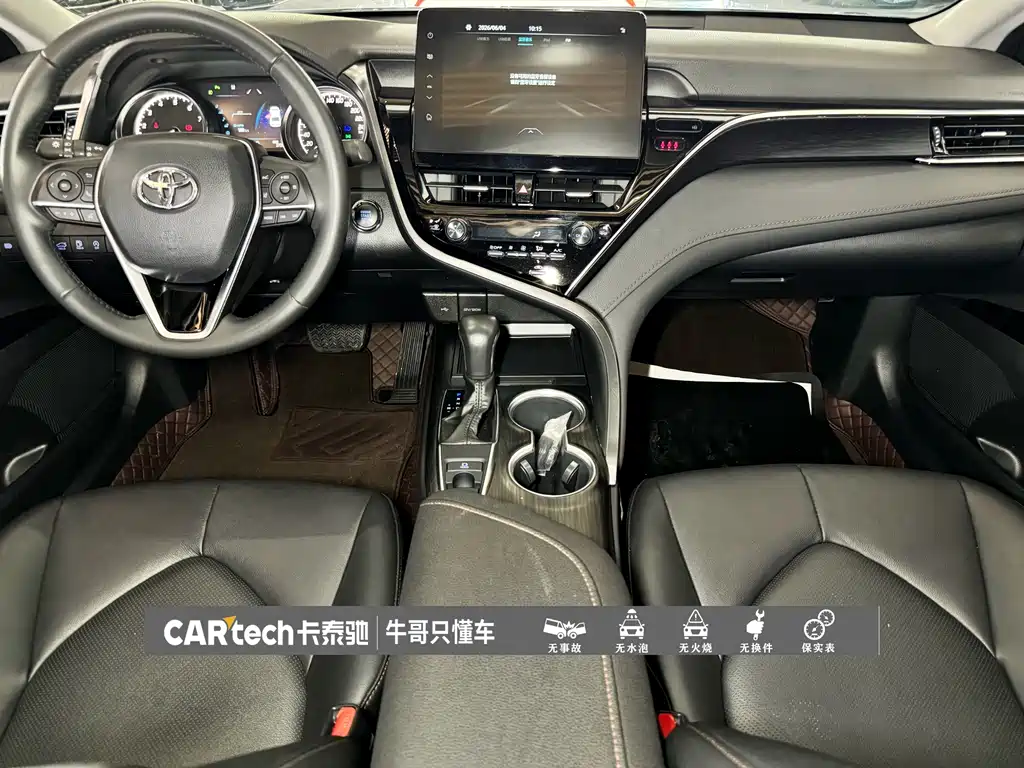 Toyota Camry — миниатюра 12
